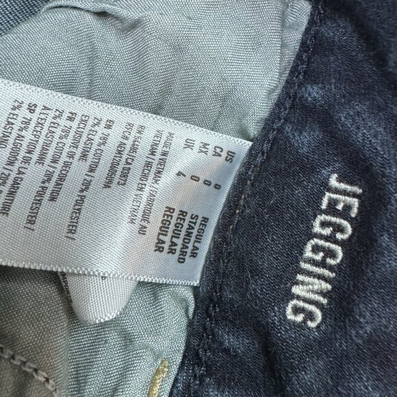 American Eagle Outfitters Dark Blue Jeans - Picture 12 of 12